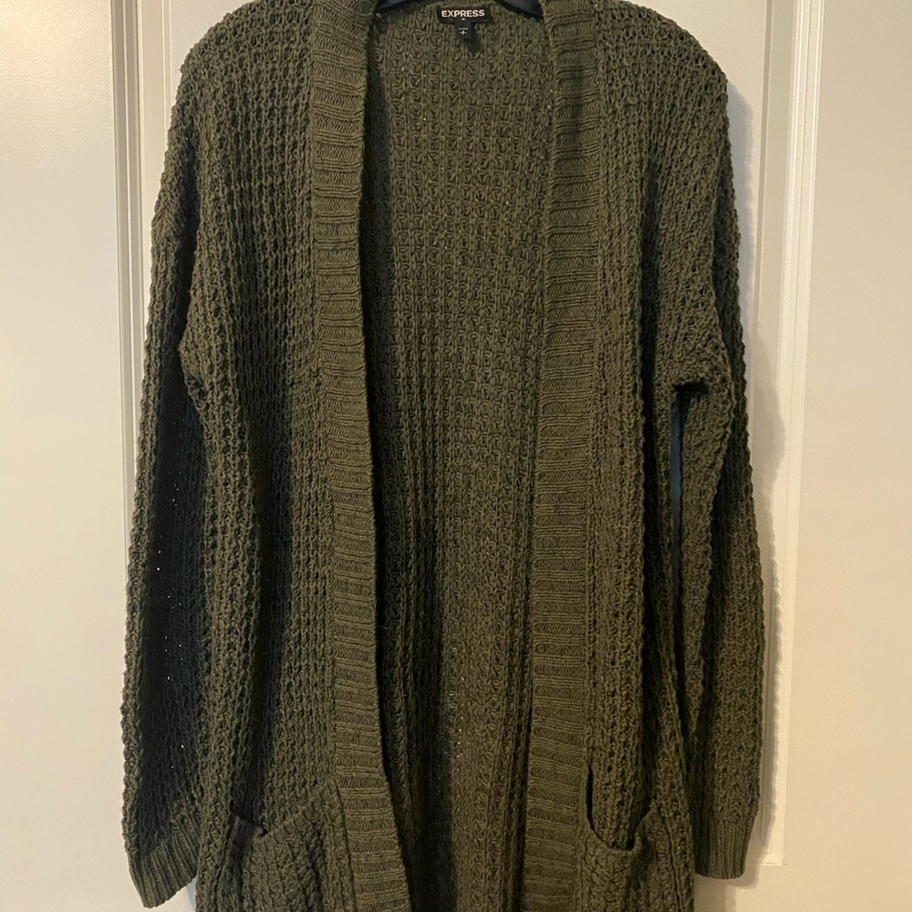 Cute olive cardigan!